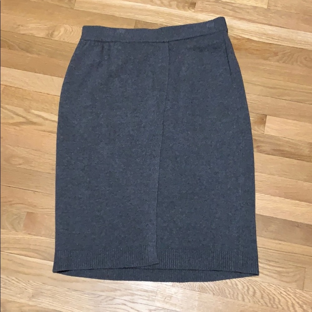 Banana Republic grey skirt